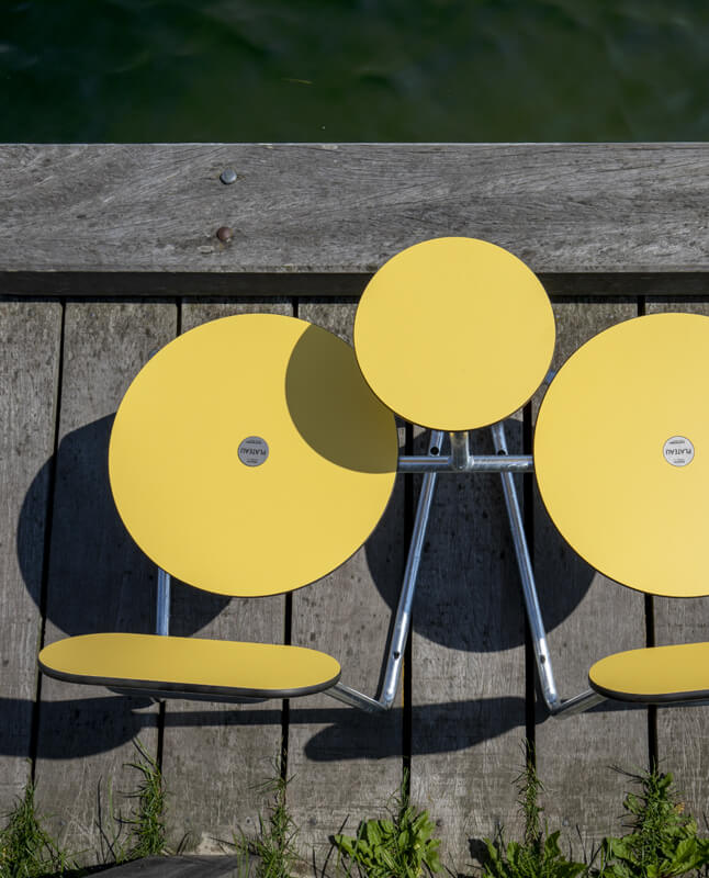 To gule Plateau City Chairs på Amagerstand taget oppefra